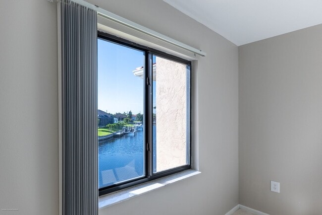 Building Photo - DRASTIC PRICE DROP!! WATERFRONT- 2-BEDROOMS, 2-BATH- PUNTA GORDA ISLES