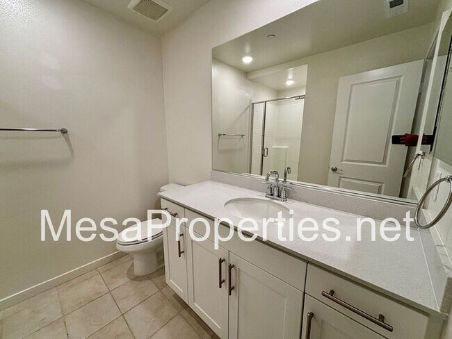 Building Photo - 3550 E Pollock St