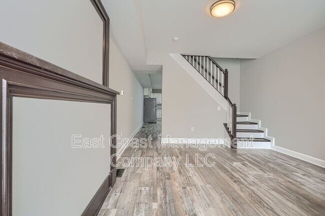 Building Photo - 2102 E Biddle St