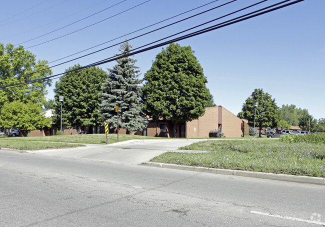 Primary Photo - St. George's Manor