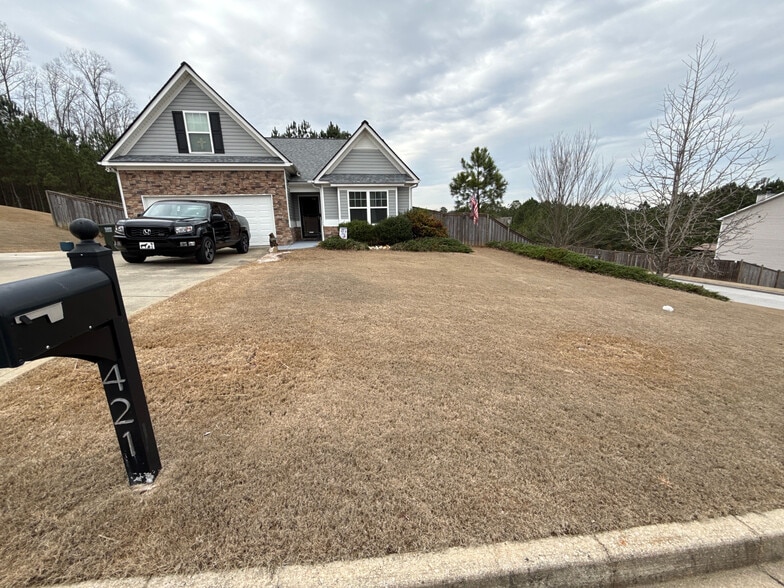 Building Photo - Room in House on Katielee Cove