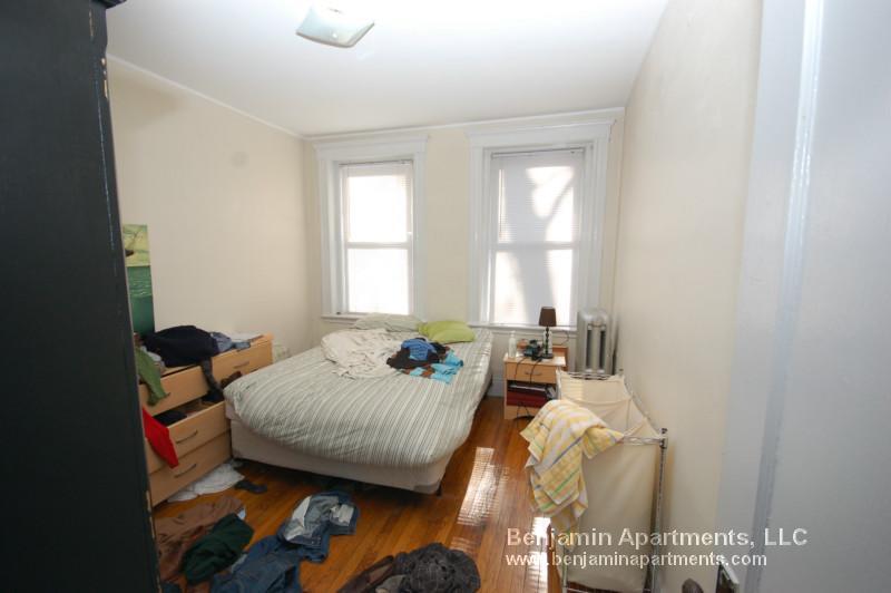 Building Photo - 33 Walbridge St