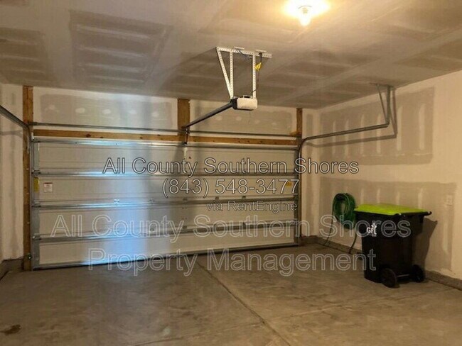Building Photo - 234 S Reindeer Rd