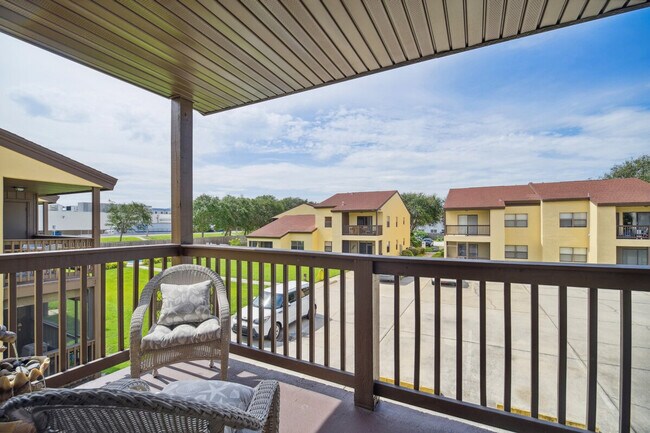 Building Photo - 5640 N Banana River Blvd