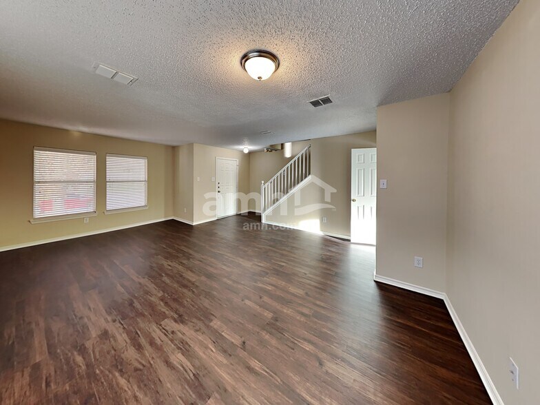 Building Photo - 316 Sunset Oak Dr