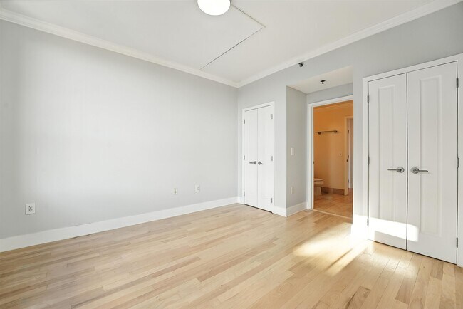 Building Photo - 1025 Maxwell Ln