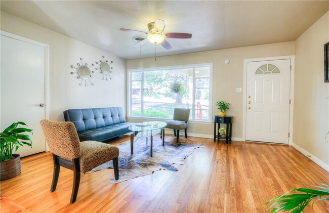 Building Photo - 1603 Lightsey Rd