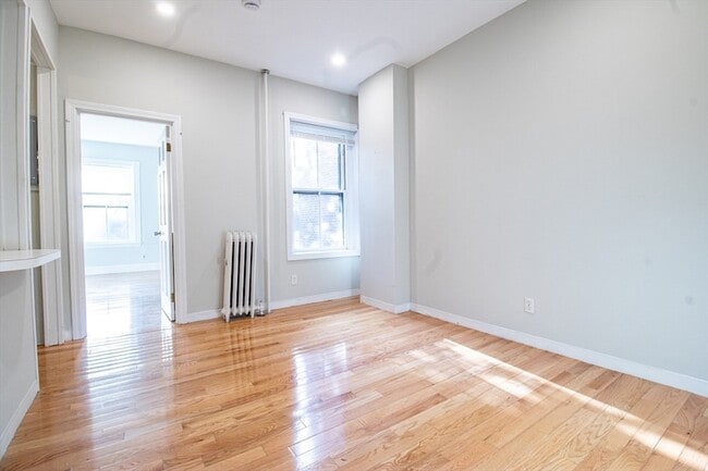 Building Photo - 36 Winchester St