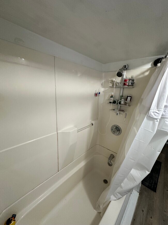 Building Photo - 26 E Oxford St