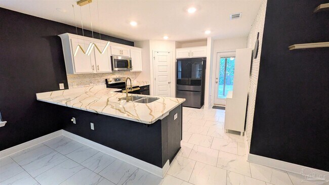 Building Photo - 151 Calvert Oaks Dr