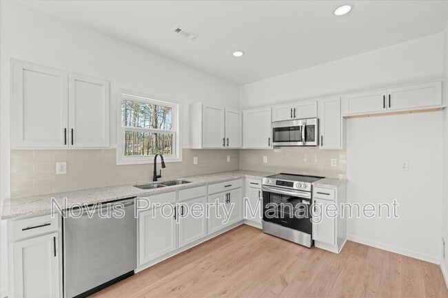 Building Photo - 105 Carroll Cir