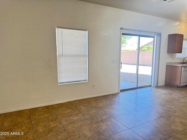 Building Photo - 33433 N Madison Way Dr