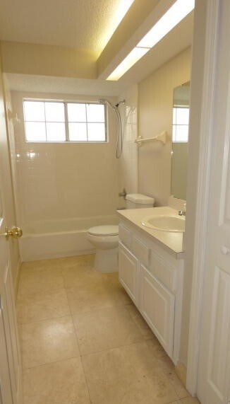 Building Photo - 1685 Aston Hall Ct