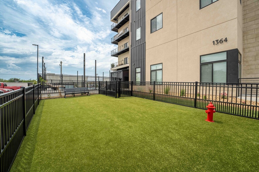 Building Photo - Heritage