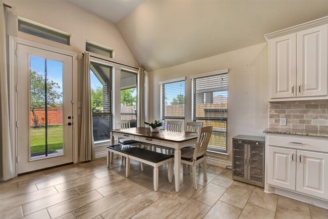 Building Photo - 10710 Balivcar Ct