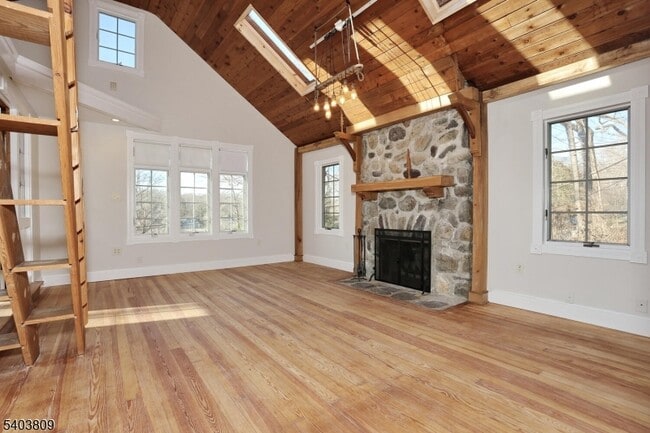 Building Photo - 140 Cupsaw Dr