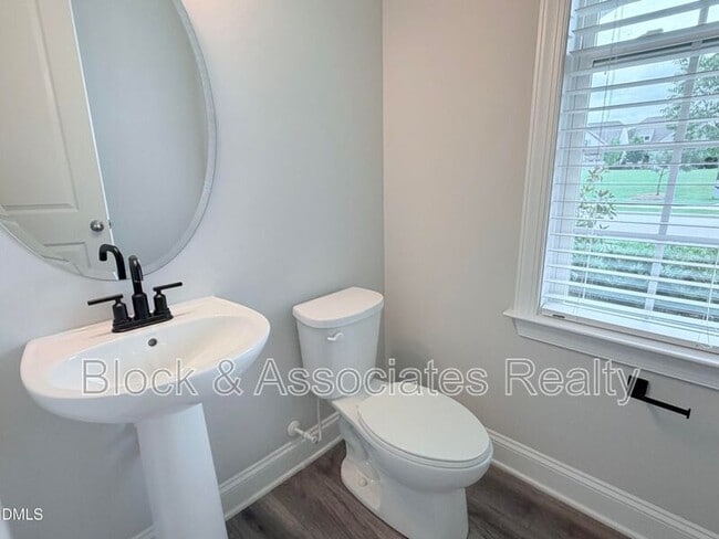 Building Photo - 1028 Bravura Dr