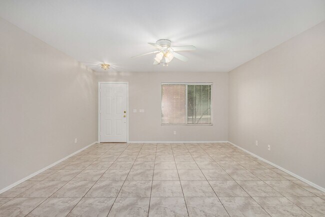 Building Photo - New Listing in Buckeye