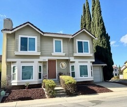 Building Photo - 4 Bedroom Almaden Home