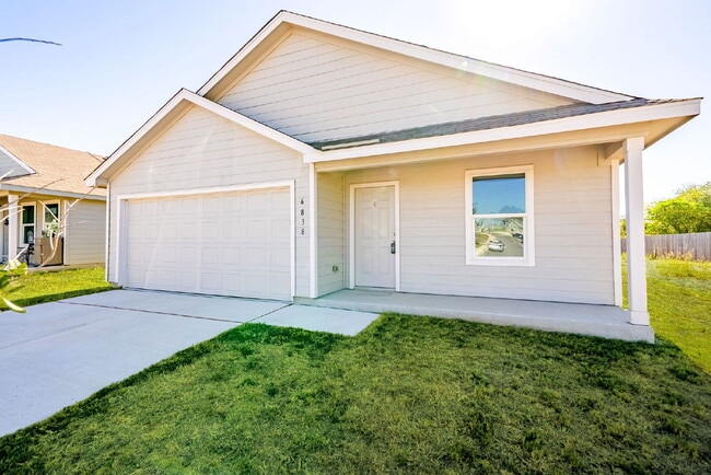 Building Photo - Charming 3-Bedroom Haven with 2 Full Baths