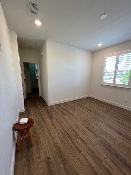 Building Photo - 9886 Summerton Way