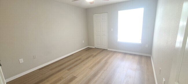 Building Photo - 940 Village Trail