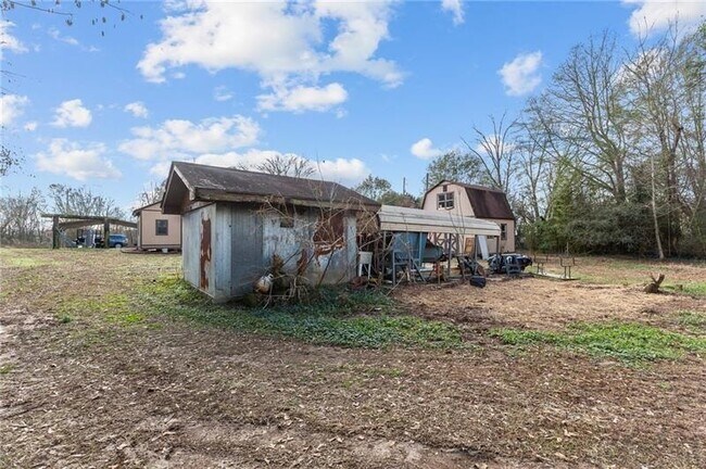 Building Photo - 3685 Settingdown Rd