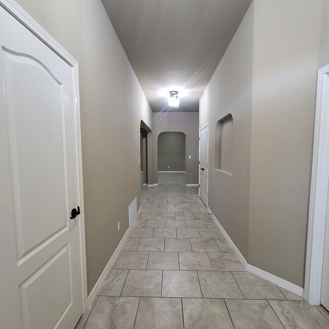 Building Photo - 14513 Meadow Lawn