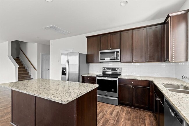 Building Photo - 457 Bedford Falls Ln