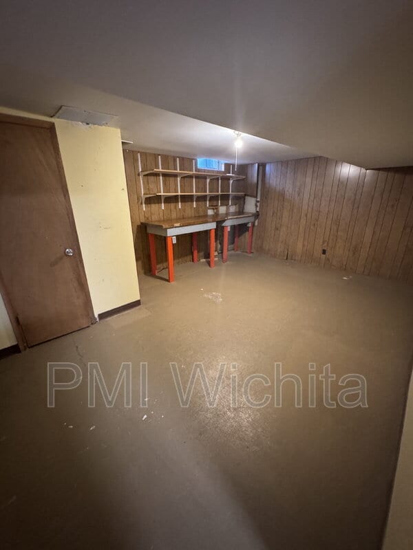 Building Photo - 840 N Waddington Ave