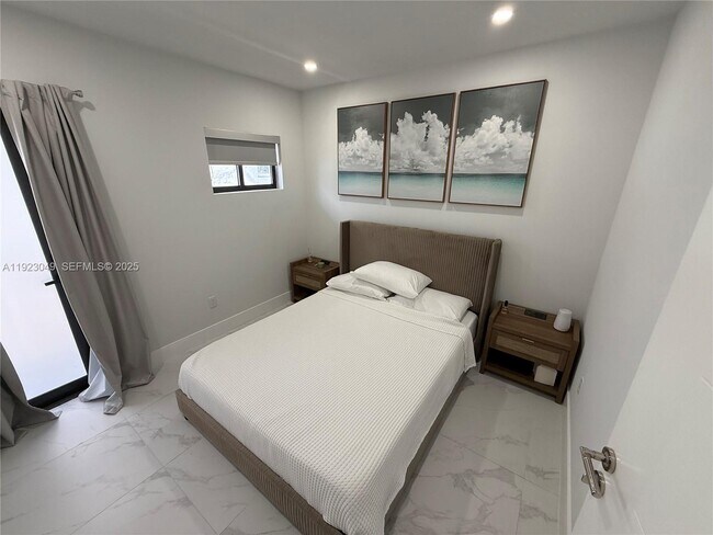 Building Photo - 944 Jefferson Ave