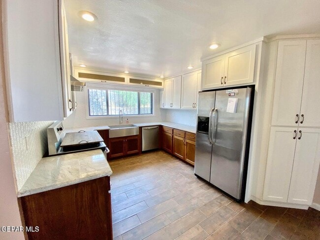 Building Photo - 3213 El Morro Rd