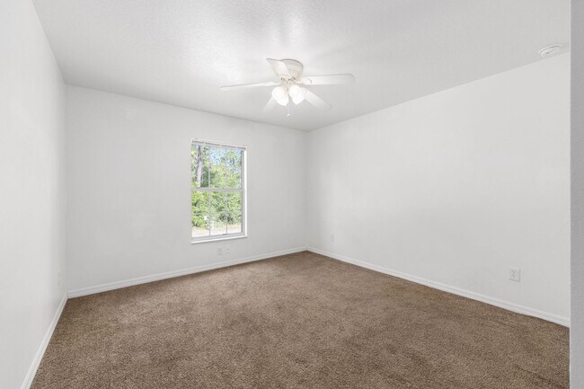 Building Photo - 7860 SW 204th Ave