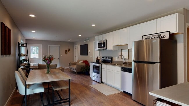 Building Photo - Beautiful NEW Home