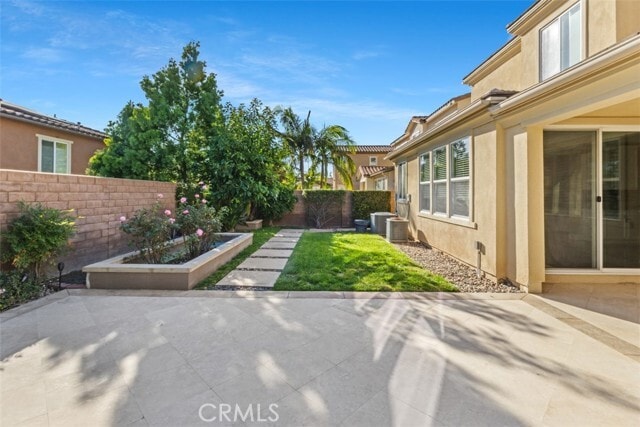 Building Photo - 2854 Alamitos Rd