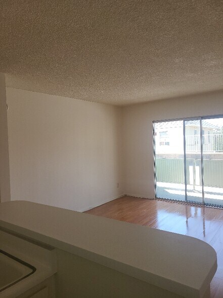 Building Photo - 160 S El Molino Ave