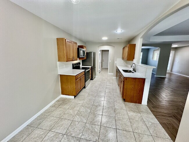 Building Photo - 6 Roessler Ln