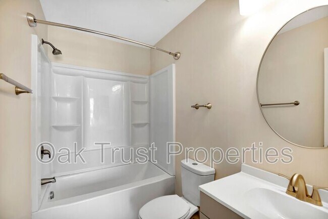 Building Photo - 8335 Weyhill Ct