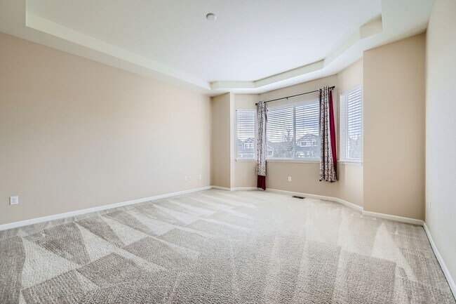 Building Photo - 4 Bed/4Bath Ranch-style home in the sought-after Meadow Mountain Villas community of southwest Lo...