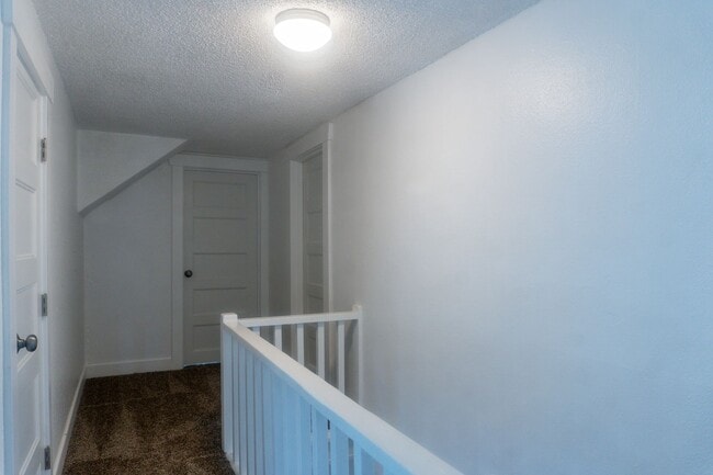 Building Photo - Charming 1910 Craftsman 4bd/2ba Tacoma House for Rent!