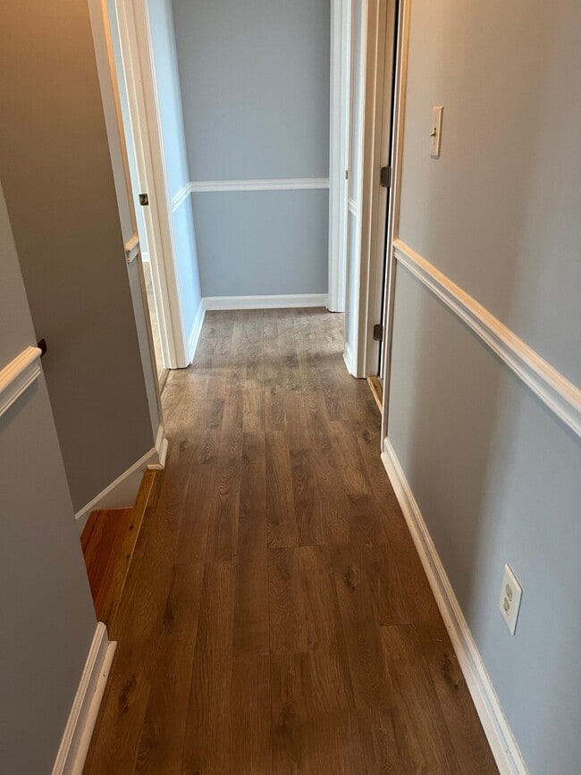 Building Photo - 929 Woodglen Ct