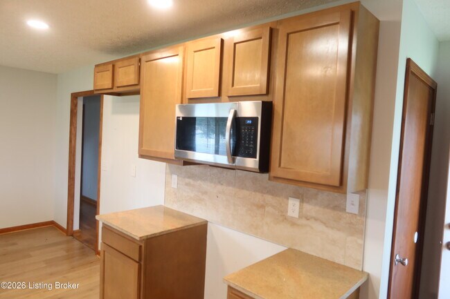 Building Photo - 4618 St Rita Dr