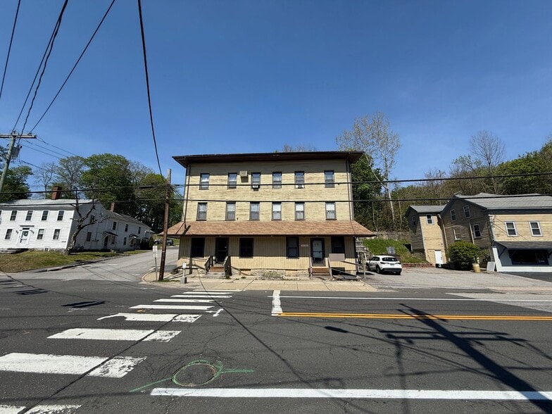 Building Photo - 279 N Main St