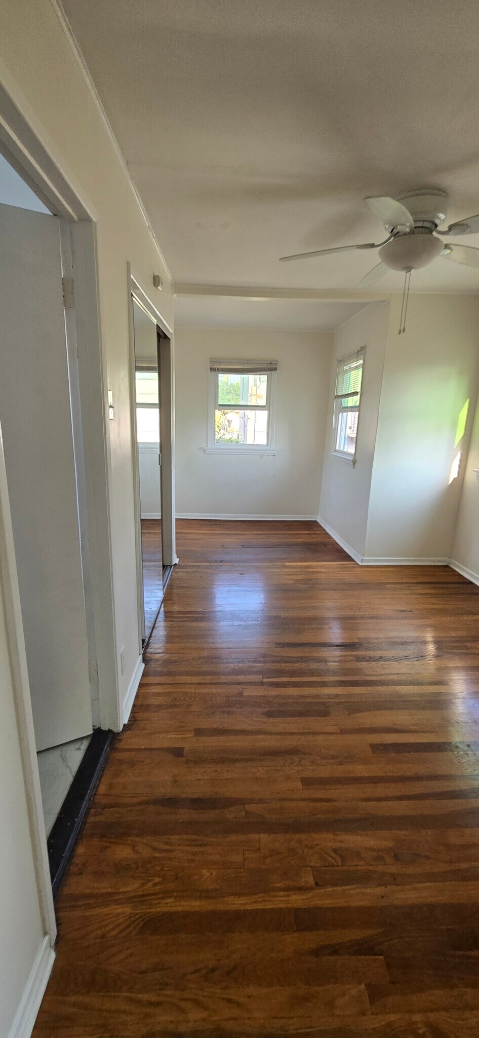bedroom - 1530 N Ave 45