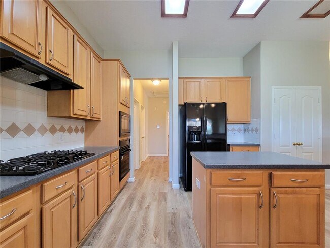 Building Photo - 12307 Shadowvista Dr