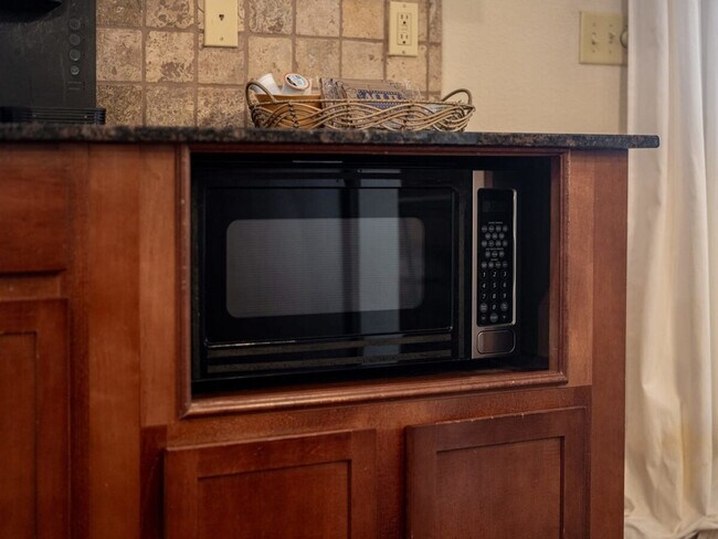 Building Photo - 4181 N Rolling Meadows Dr