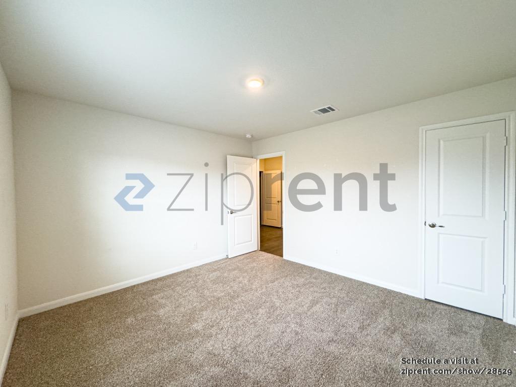 Building Photo - 712 Smokey Trail