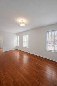 Building Photo - Renovated 2BD / 1BA with Modern Finishes - Albany Park