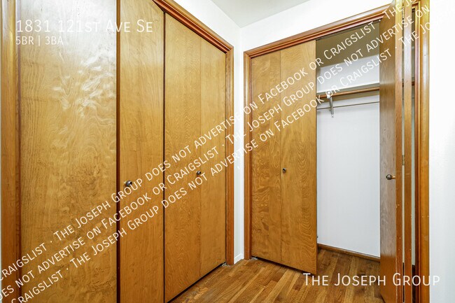 Building Photo - 1831 121st Ave SE