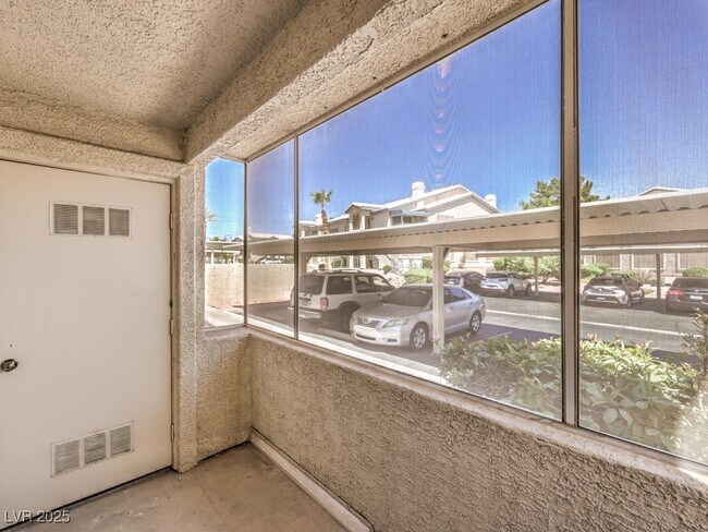 Building Photo - 3425 E Russell Rd
